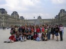 Et nous voici tous devant le Louvre !
