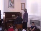 Démonstration sur le piano à pédales de Valentin